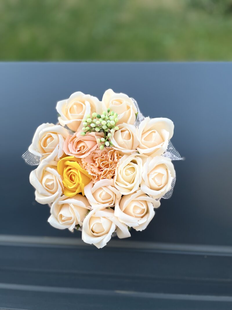 Boîte florale Soleil Doux – Fleurs en savon – Image 2
