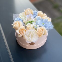 Boîte florale Ciel de Lin – Fleurs en savon