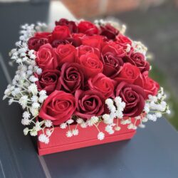 Boîte florale Passion Éternelle – Roses en savon