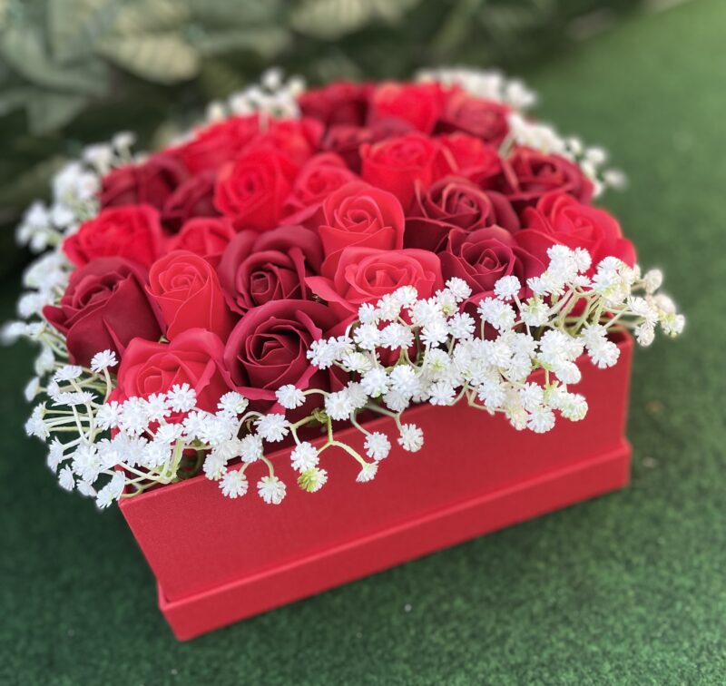 Boîte florale Passion Éternelle – Roses en savon – Image 2