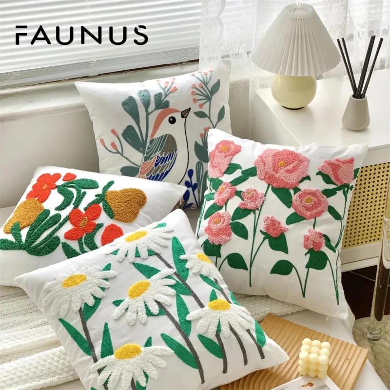 Housse de coussin brodée – Fleurs de Jardin – Image 8