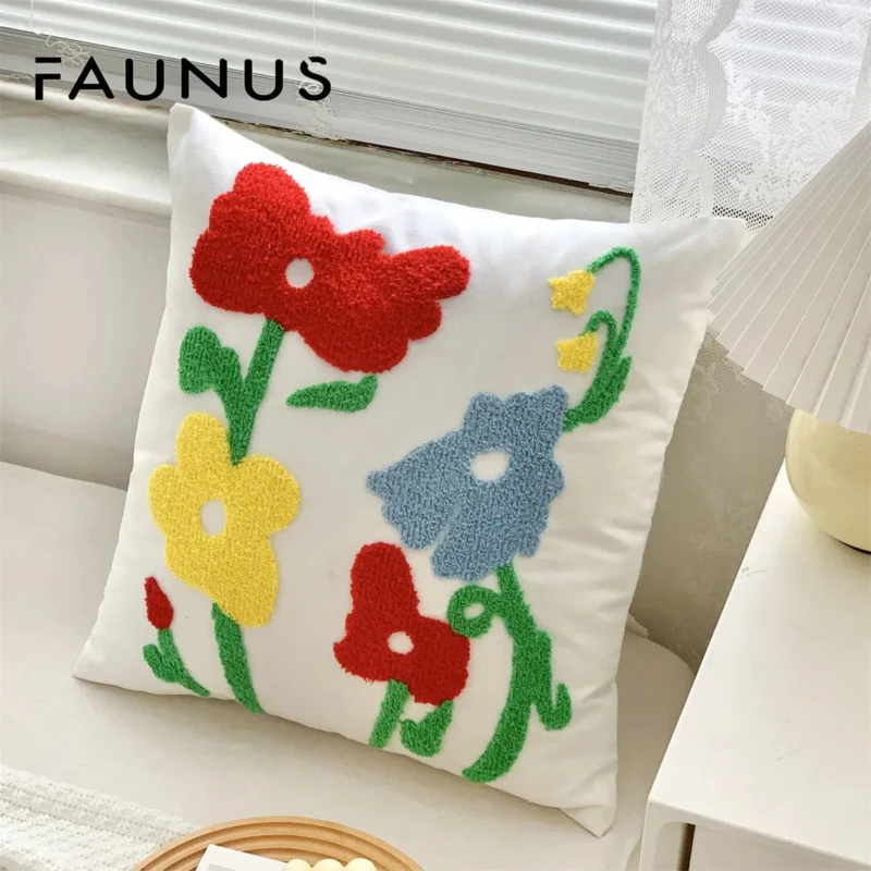 Housse de coussin brodée – Fleurs de Jardin – Image 10